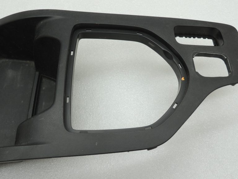 Ford Ranger P375 TKE instrumentu paneļa centrālās konsoles pārsegs EB3B21045B44BCW