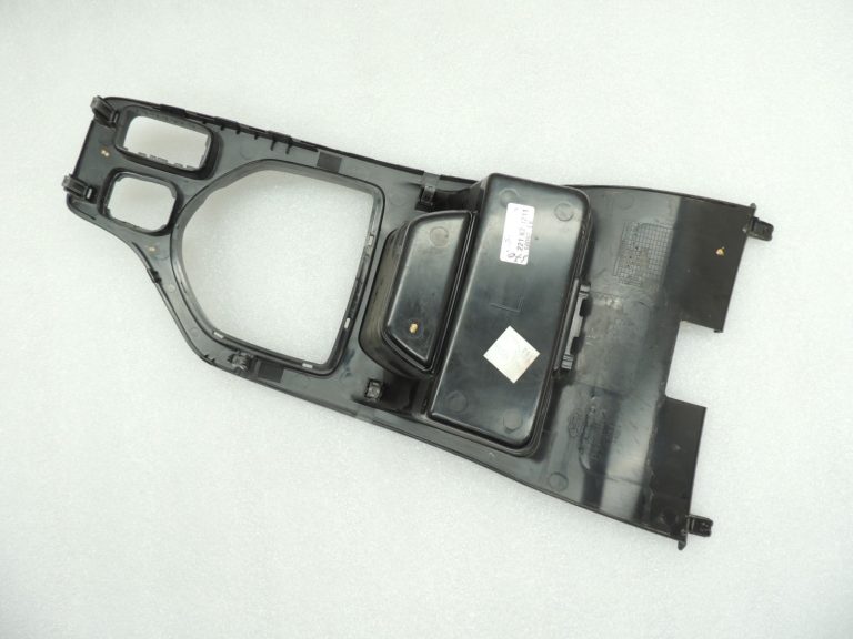 Ford Ranger P375 TKE instrumentu paneļa centrālās konsoles pārsegs EB3B21045B44BCW