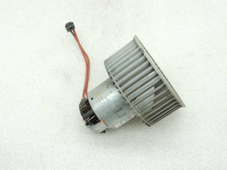Oriģinālais Mercedes Benz E-Class W212 ventilators Gaisa pūtējs Interjera pūtējs A2128200708