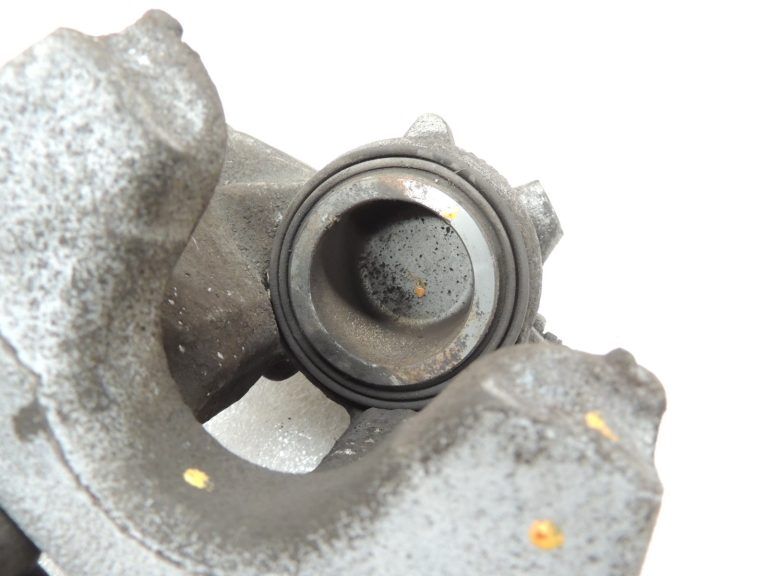 Oriģinālais Mercedes W212 bremžu suports priekšējais kreisais A2044212381
