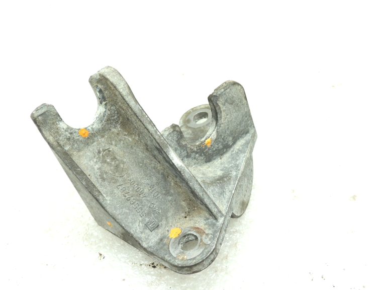 Opel Insignia A Astra J Zafira C Meriva B Pārnesumu pārslēgšanas troses kronšteins 55567787
