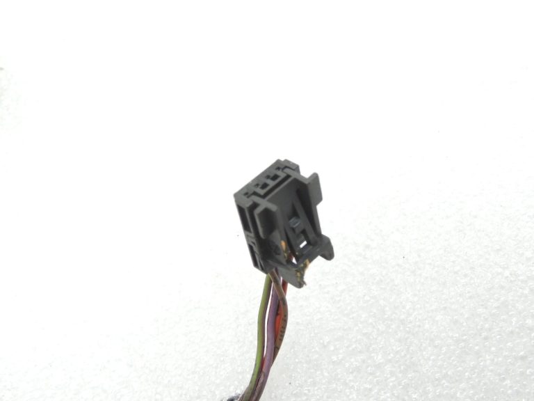 Oriģinālā Mercedes W212 salona apkures un gaisa kondicionēšanas instalācijas A2128202613 KLEIN DEFEKT
