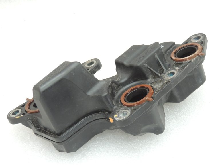 Toyota Yaris IV XP210 1.5 motora kartera ventilācija 12211F3010