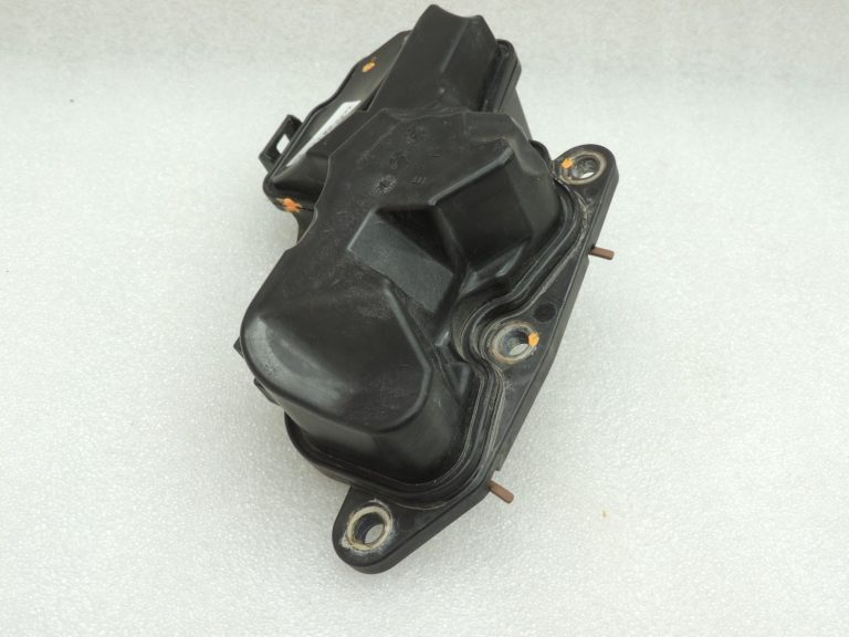 Toyota Yaris IV XP210 1.5 motora kartera ventilācija 12211F3010