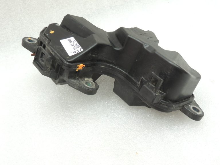 Toyota Yaris IV XP210 1.5 motora kartera ventilācija 12211F3010