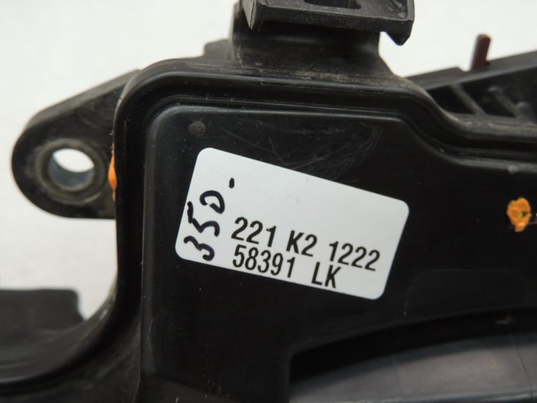 Toyota Yaris IV XP210 1.5 motora kartera ventilācija 12211F3010