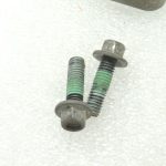 Oriģinālā aprīkojuma Toyota M15AFKS degvielas iesmidzināšanas sliedes degvielas spiediena sensora kronšteins 23851F2050