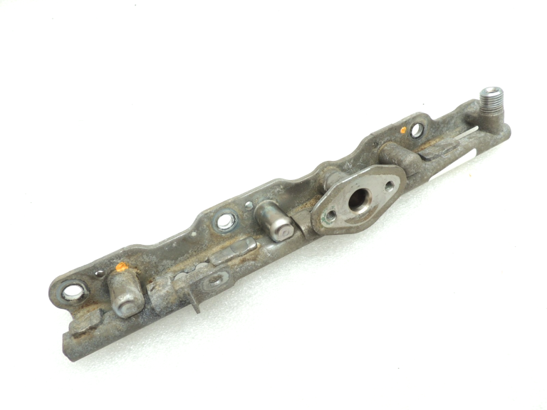 Oriģinālā Toyota M15AFKS benzīna iesmidzināšanas stienis 2381415070