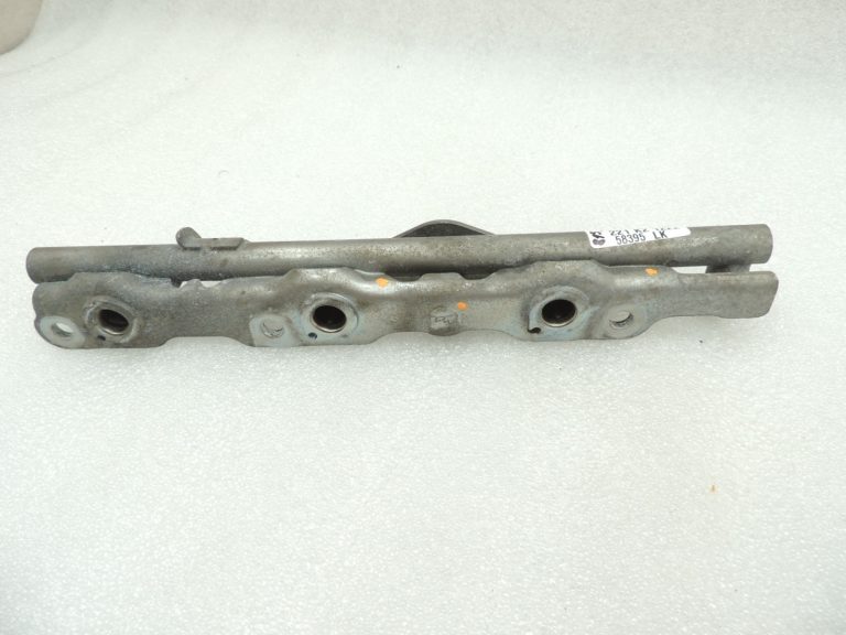 Oriģinālā Toyota M15AFKS benzīna iesmidzināšanas stienis 2381415070