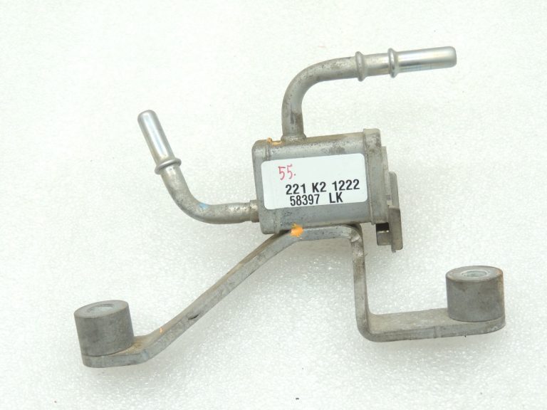 Oriģinālais Toyota M15AFKS 1.5i benzīna degvielas sadalītājs 2380215010
