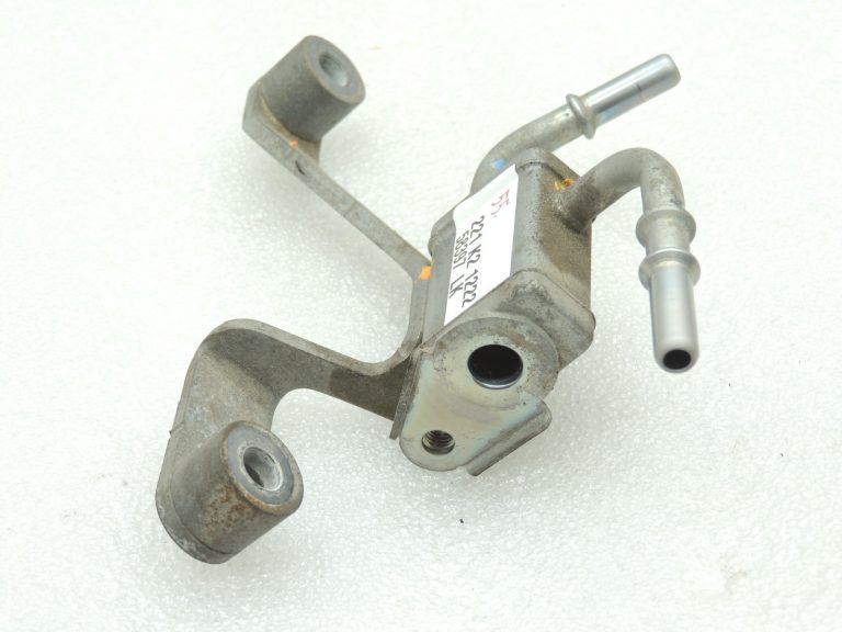 Oriģinālais Toyota M15AFKS 1.5i benzīna degvielas sadalītājs 2380215010