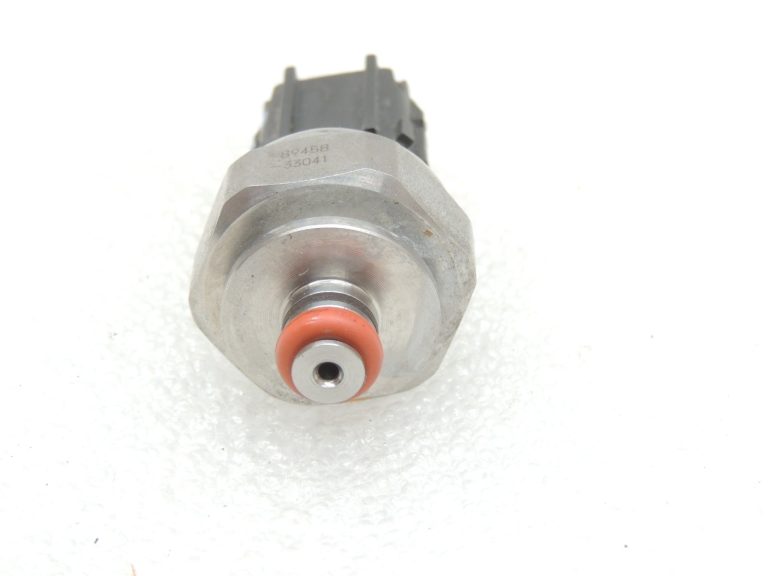OE Toyota sliedes spiediena sensors zema spiediena degvielas spiediena sensors 8945833041