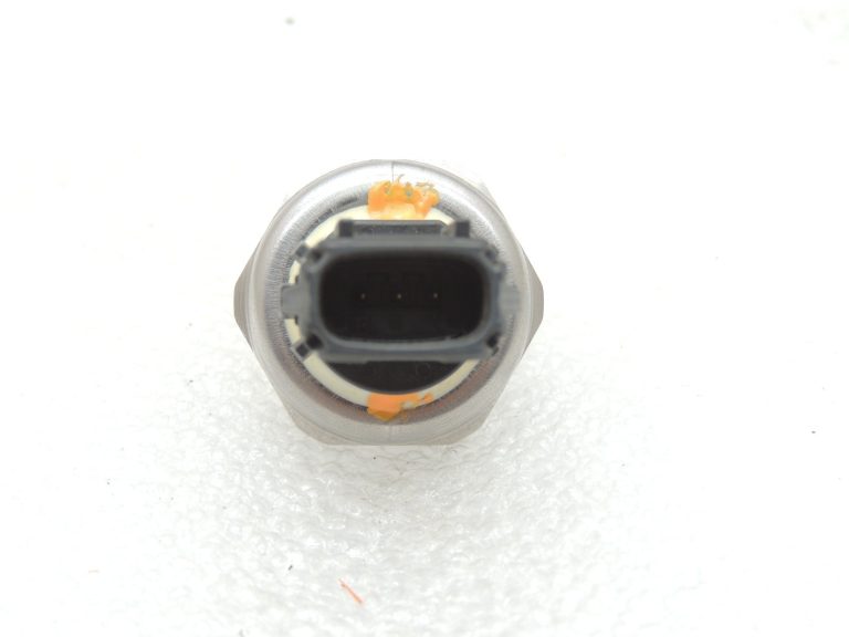 OE Toyota sliedes spiediena sensors zema spiediena degvielas spiediena sensors 8945833041
