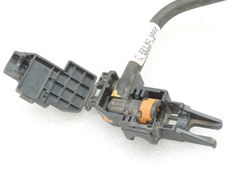 Toyota Yaris IV XP210 1.5 M15AFKS Degvielas padeves caurule 23901F303030