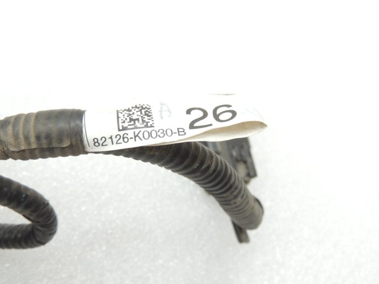 Toyota Yaris IV XP210 1.5 M15AFKS degvielas iesmidzinātāja elektroinstalācijas instalācija 82126K0030