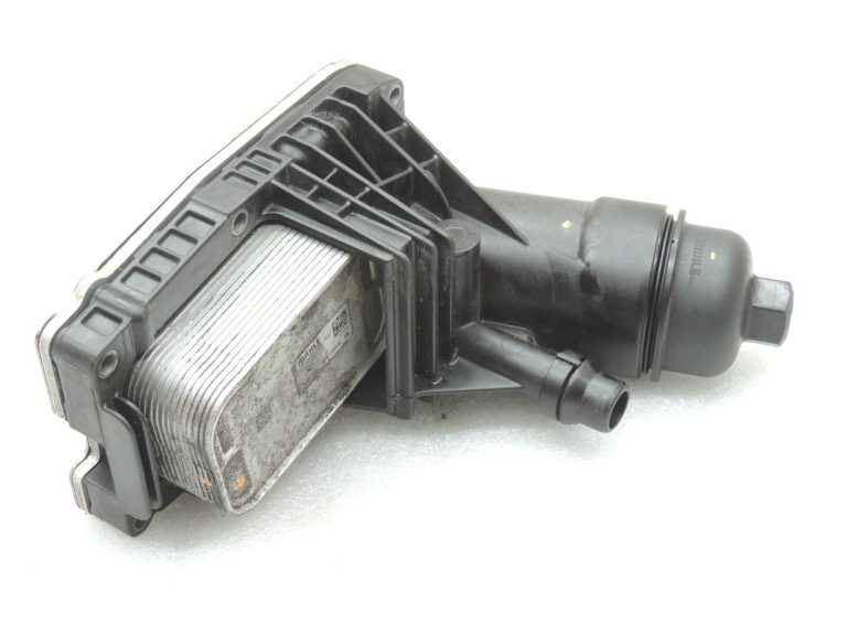 OEM BMW F10 F11 N47N N57N Eļļas filtra korpuss eļļas dzesētājs 8512283 7810481