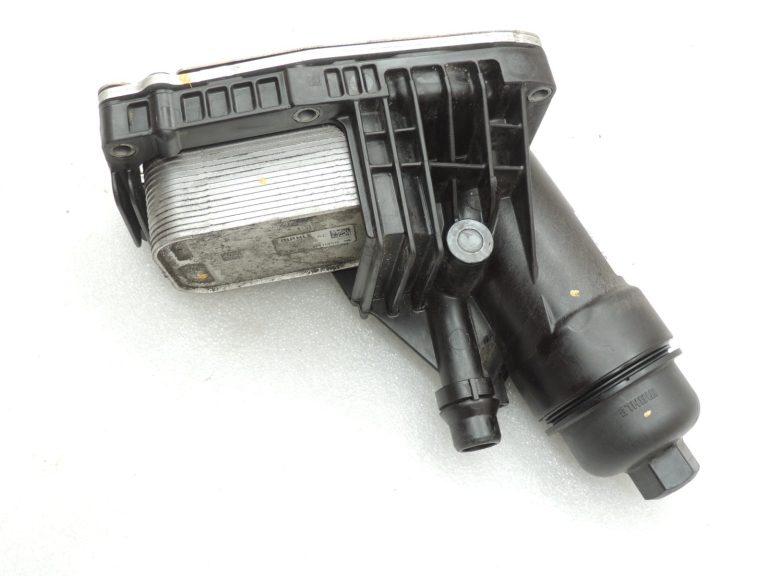 OEM BMW F10 F11 N47N N57N Eļļas filtra korpuss eļļas dzesētājs 8512283 7810481