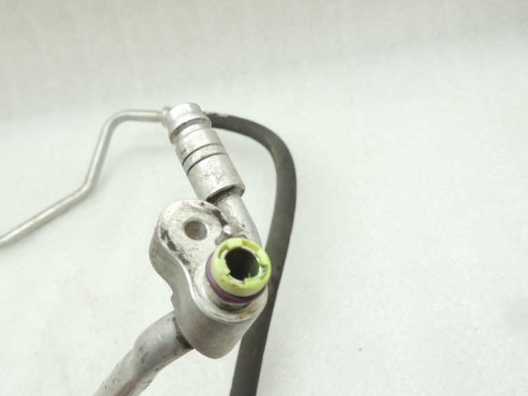 Oriģinālā BMW F07 F10 F11 N47 gaisa kondicionēšanas šļūtene 64539250709