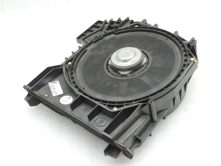 BMW 5. sērijas F10 F11 F18 LCI skaļrunis Centrālais bass Labais 65139195200