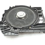 BMW 5. sērijas F10 F11 F18 LCI skaļrunis Centrālais bass Labais 65139195200