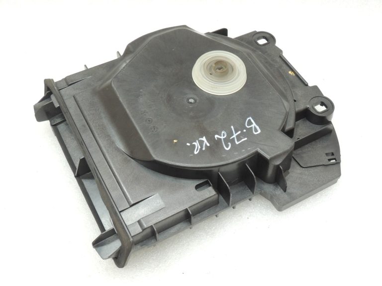 BMW 5. sērijas F10 F11 F18 LCI skaļrunis Centrālais bass Labais 65139195200