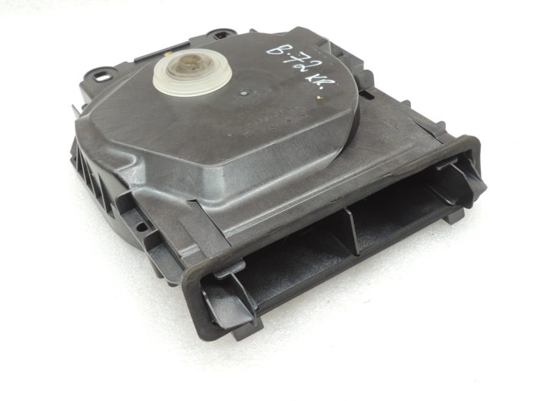 BMW 5. sērijas F10 F11 F18 LCI skaļrunis Centrālais bass Labais 65139195200