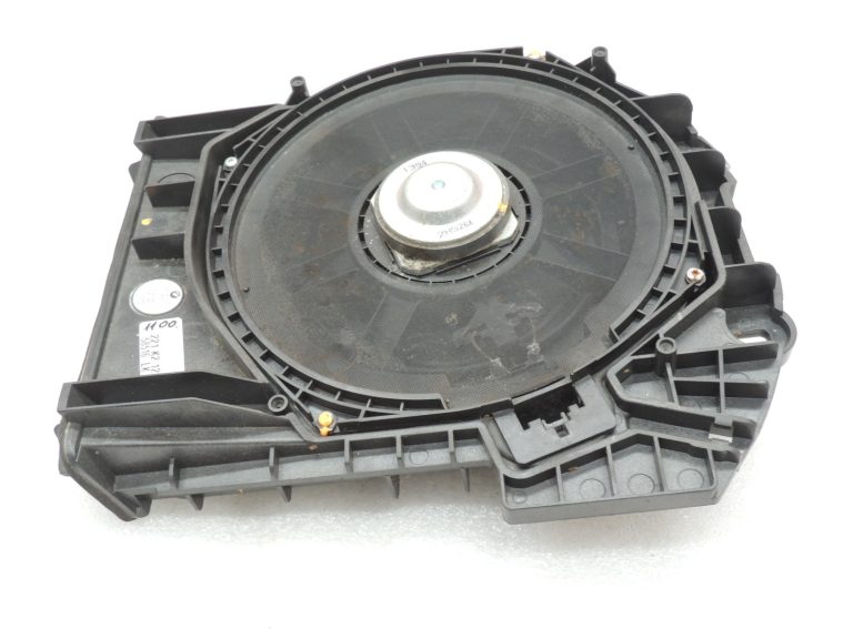 BMW 5. sērijas F10 F11 F18 LCI skaļrunis Centrālais bass kreisais 65139195199