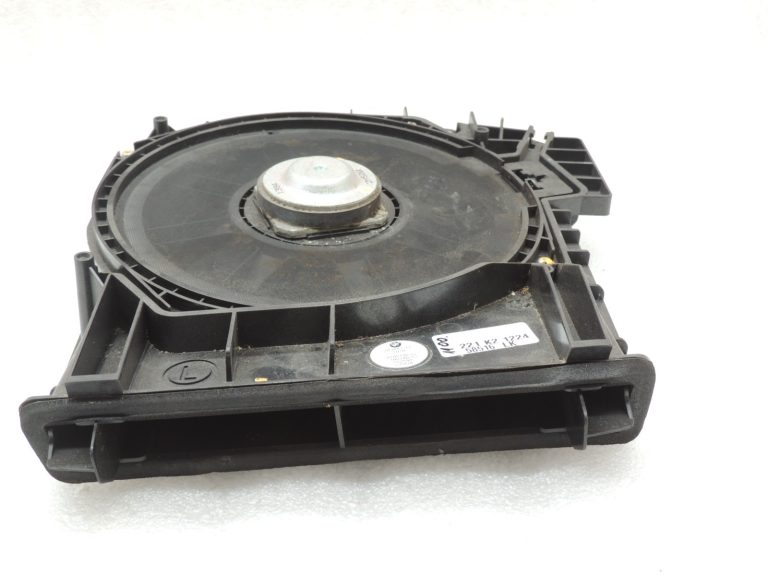 BMW 5. sērijas F10 F11 F18 LCI skaļrunis Centrālais bass kreisais 65139195199