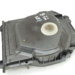 BMW 5. sērijas F10 F11 F18 LCI skaļrunis Centrālais bass kreisais 65139195199