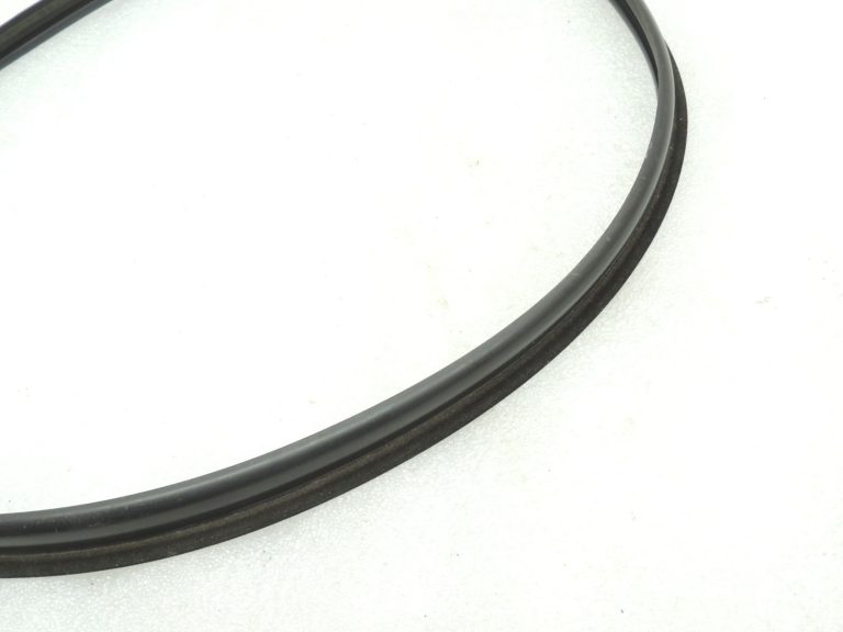 Oriģinālā BMW 5. sērijas F10 F11 durvju blīvējuma gumija priekšējā kreisā augšējā 51767182285