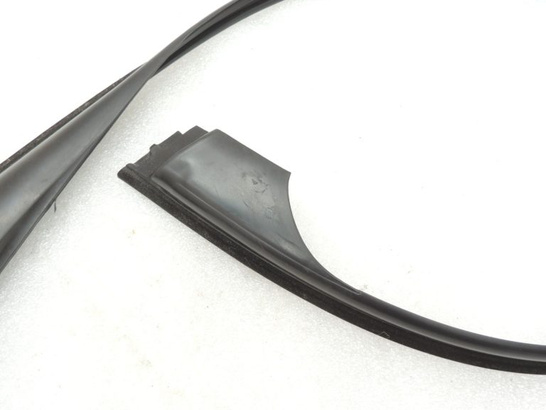 Oriģinālā BMW 5. sērijas F10 F11 durvju gumijas blīvējums priekšējā labā augšējā daļa 51767182286