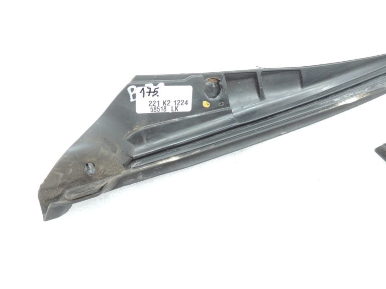 Oriģinālā BMW 5. sērijas F10 F11 durvju gumijas blīvējums priekšējā labā augšējā daļa 51767182286