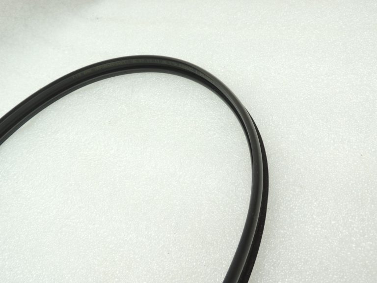 Oriģinālā BMW 5. sērijas F10 F11 durvju gumijas blīvējums priekšējā labā augšējā daļa 51767182286