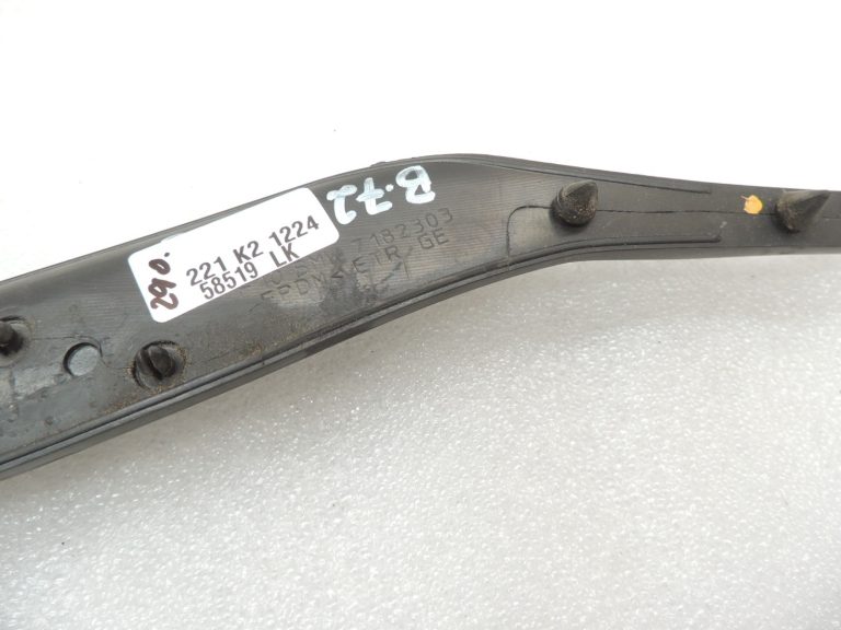 Oriģinālā BMW 5. sērijas F10 durvju blīvējuma gumijas aizmugurējā kreisā augšējā daļa 51357182303