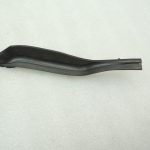 Oriģinālā BMW 5. sērijas F10 durvju blīvējuma gumijas aizmugurējā kreisā augšējā daļa 51357182303