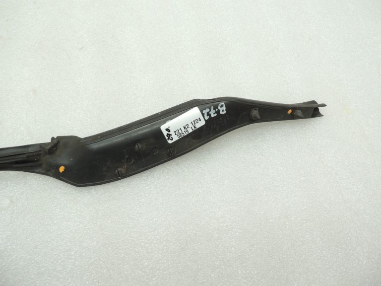 Oriģinālā BMW 5. sērijas F10 durvju blīvējuma gumijas aizmugurējā kreisā augšējā daļa 51357182303