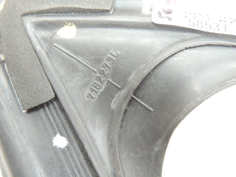 BMW 5. sērijas F10 F11 durvju loga blīvējums priekšējais kreisais 51337182273