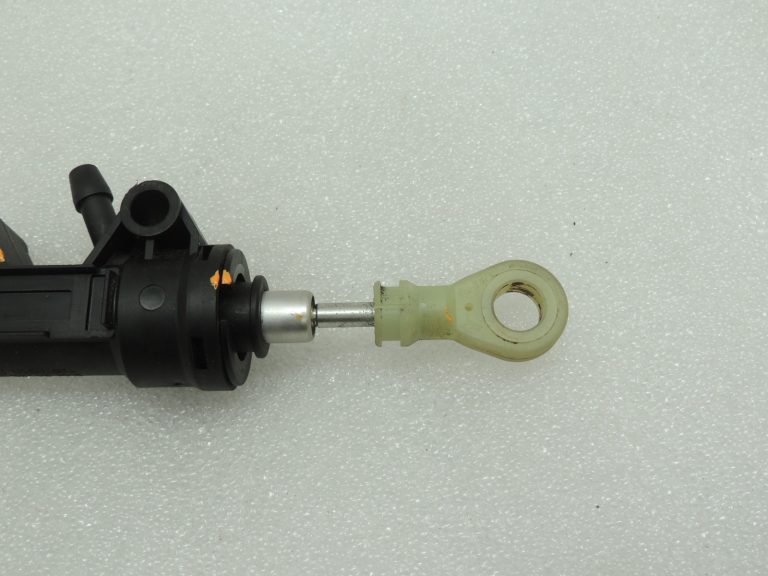 Bmw F06 F07 F07 F10 F11 F12 F12 F25 Sajūga galvenais cilindrs 21526789732