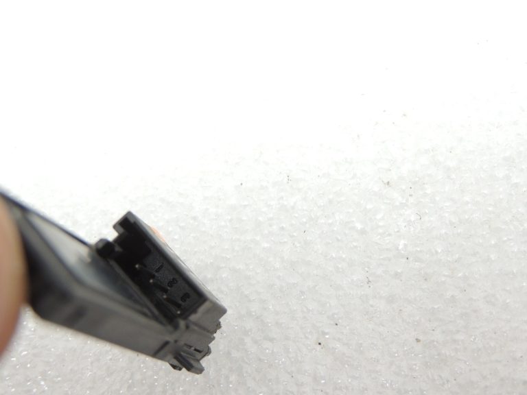 Oriģinālais Bmw F06 F07 F07 F10 F11 F12 F12 F25 Sajūga galvenā cilindra sensors 61319231129