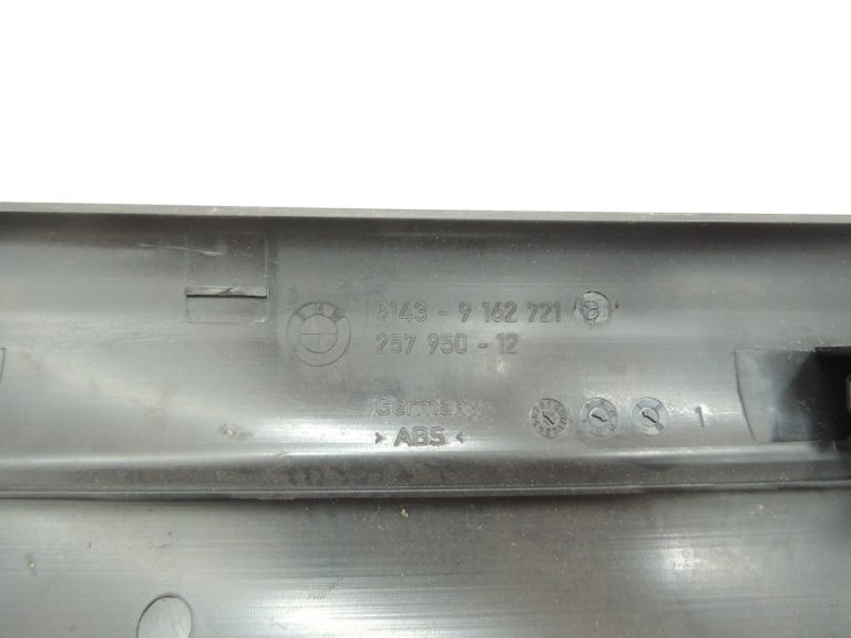 Oriģinālā BMW 5. sērijas F10 F11 priekšējo durvju sliekšņu paneļi melni 51349162721