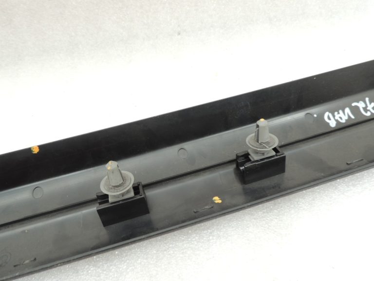 Oriģinālā BMW 5. sērijas F10 F11 priekšējo durvju sliekšņu paneļi melni 51349162721