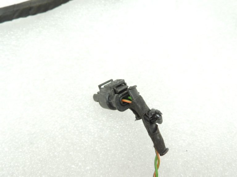 Oriģinālā BMW 5. sērijas F10 F11 durvju elektroinstalācijas instalācija pasažiera pusē priekšpusē pa labi 9273445