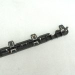 Oriģinālā BMW 5. sērijas F10 F11 priekšējās labās sānu svārku daļas stiprinājums 51777184776