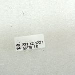 Oriģinālā BMW 5. sērijas F10 F11 priekšējās labās sānu svārku daļas stiprinājums 51777184776
