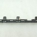 Oriģinālā BMW 5. sērijas F10 F11 priekšējās kreisās sānu svārku daļas stiprinājums 51777184775