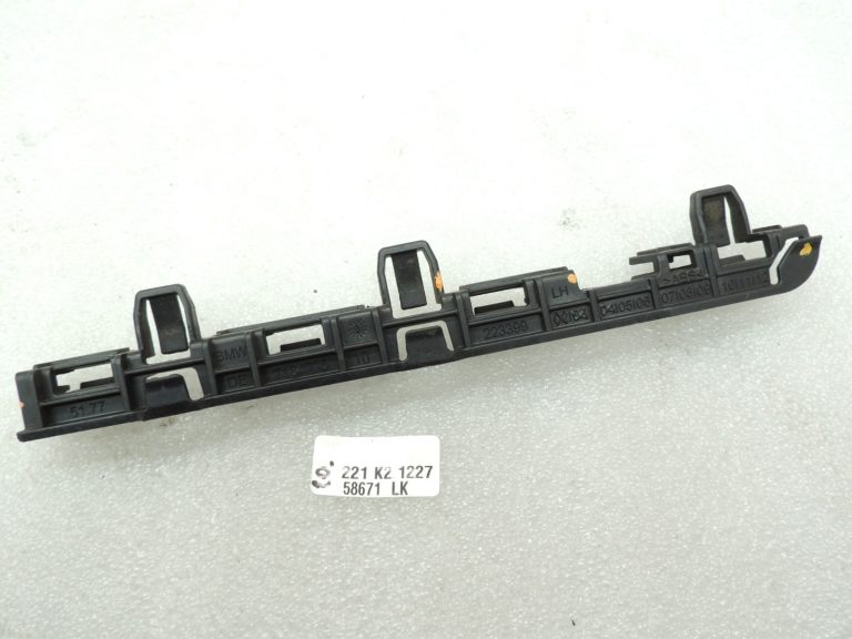 Oriģinālā BMW 5. sērijas F10 F11 priekšējās kreisās sānu svārku daļas stiprinājums 51777184775