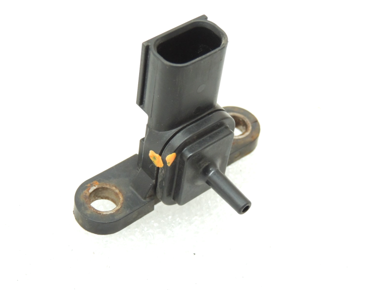 Toyota Yaris IV XP210 1.5 HEV 68kW kartes sensors 89421-33010