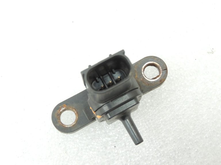 Toyota Yaris IV XP210 1.5 HEV 68kW kartes sensors 89421-33010