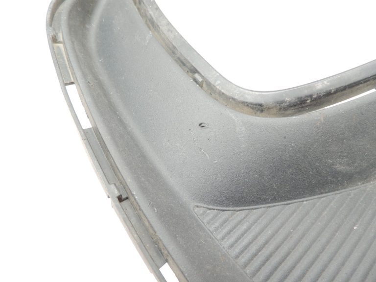 Toyota Yaris IV XP210 HEV bampera apdare priekšējā labā 52112-K0010