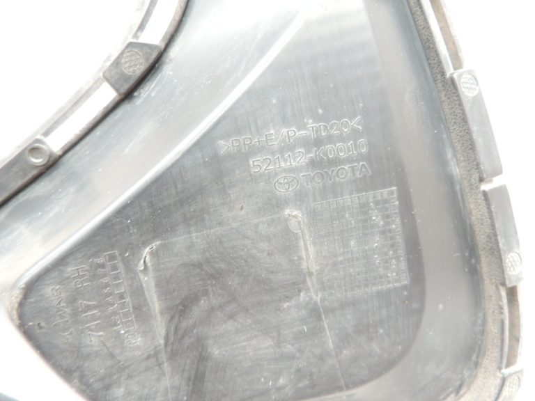 Toyota Yaris IV XP210 HEV bampera apdare priekšējā labā 52112-K0010